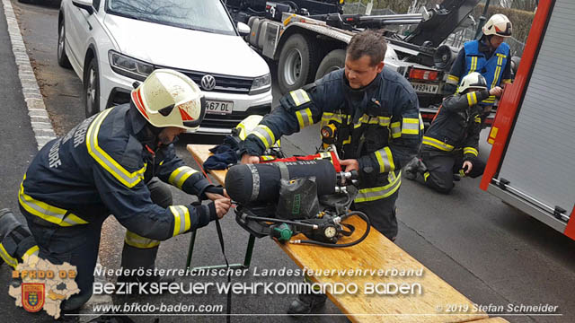 20190405 Kellerbrand in Badener Mehrparteienwohnhaus im Ortsteil Weikersdorf  Foto: © Stefan Schneider