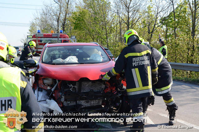 20190419 Verkehrsunfall auf der LB60 X A3 Pottendorf  Foto: © Thomas Lenger Monatsrevue.at