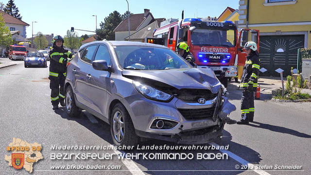 20190420 Schwerer Verkehrsunfall auf der LB212 im Ortsgebiet von Sooss Foto: © Stefan Schneider 20190420 Schwerer Verkehrsunfall auf der LB212 im Ortsgebiet von Sooss Foto: © Stefan Schneider