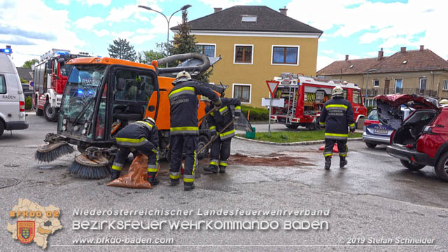 20190510 Verkehrsunfall im Zentrum Blumau-Neurißhof  Foto: © Stefan Schneider BFK Baden