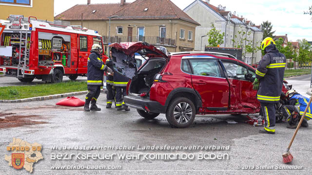 20190510 Verkehrsunfall im Zentrum Blumau-Neurißhof  Foto: © Stefan Schneider BFK Baden
