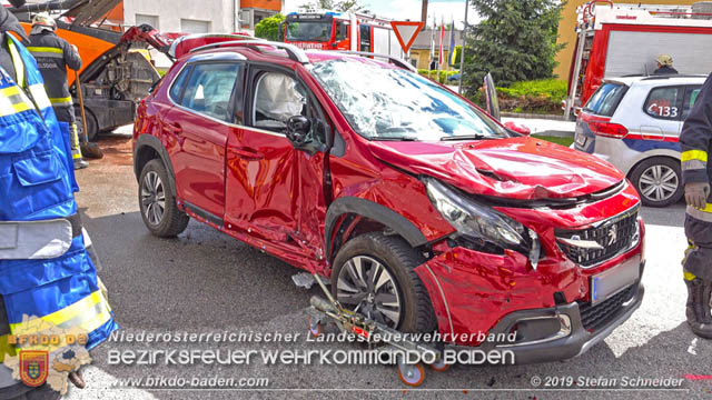 20190510 Verkehrsunfall im Zentrum Blumau-Neurißhof  Foto: © Stefan Schneider BFK Baden