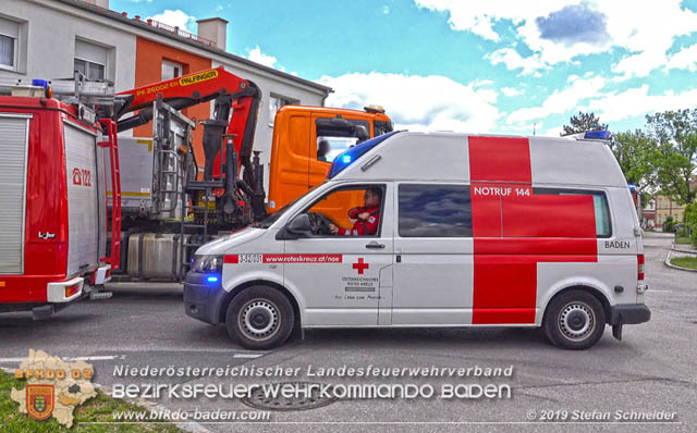20190510 Verkehrsunfall im Zentrum Blumau-Neurißhof  Foto: © Stefan Schneider BFK Baden