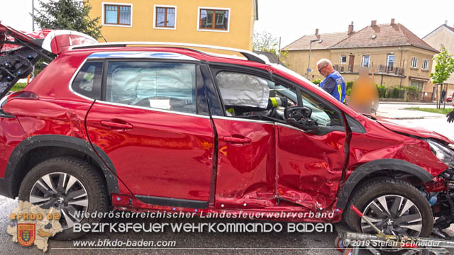20190510 Verkehrsunfall im Zentrum Blumau-Neurißhof  Foto: © Stefan Schneider BFK Baden