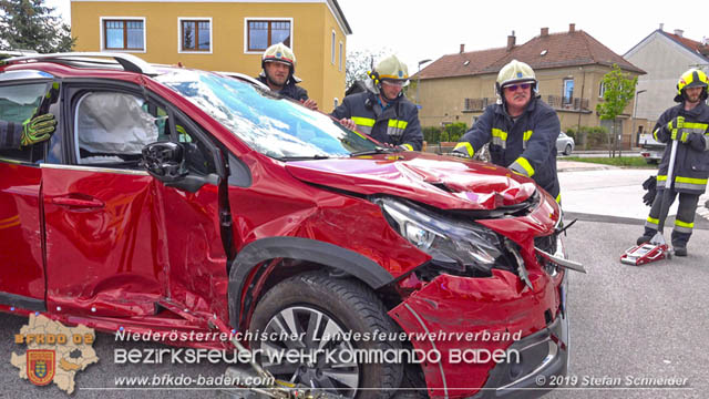 20190510 Verkehrsunfall im Zentrum Blumau-Neurißhof  Foto: © Stefan Schneider BFK Baden