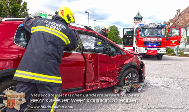 20190510 Verkehrsunfall im Zentrum Blumau-Neurißhof  Foto: © Stefan Schneider BFK Baden