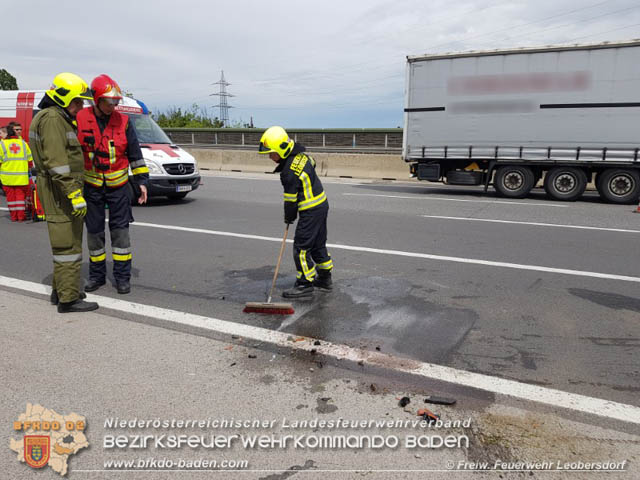 20190511 Verkehrsunfall auf der A2 bei Leobersdorf  Foto: © Martin Pock  FF Leobersdorf