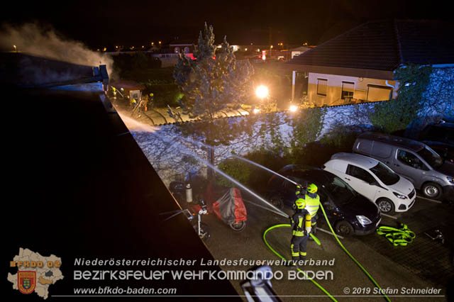 20190512 Grossbrand mit gefaehrlichen Detonationen bei einem Autohaus im Gewerbegebiet Tribuswinkel-Oeynhausen Foto: © Stefan Schneider 20190512 Grossbrand mit gefaehrlichen Detonationen bei einem Autohaus im Gewerbegebiet Tribuswinkel-Oeynhausen Foto: © Stefan Schneider