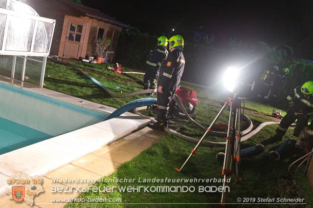20190512 Grossbrand mit gefaehrlichen Detonationen bei einem Autohaus im Gewerbegebiet Tribuswinkel-Oeynhausen Foto: © Stefan Schneider 20190512 Grossbrand mit gefaehrlichen Detonationen bei einem Autohaus im Gewerbegebiet Tribuswinkel-Oeynhausen Foto: © Stefan Schneider