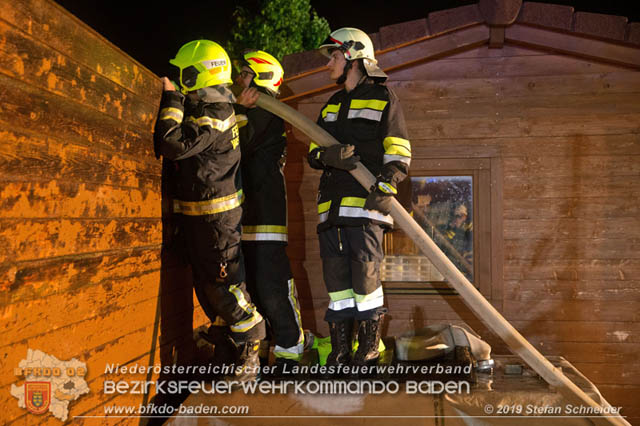 20190512 Grossbrand mit gefaehrlichen Detonationen bei einem Autohaus im Gewerbegebiet Tribuswinkel-Oeynhausen Foto: © Stefan Schneider 20190512 Grossbrand mit gefaehrlichen Detonationen bei einem Autohaus im Gewerbegebiet Tribuswinkel-Oeynhausen Foto: © Stefan Schneider