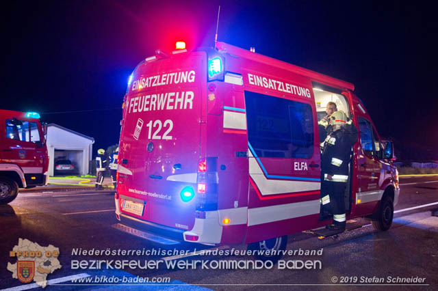 20190512 Grossbrand mit gefaehrlichen Detonationen bei einem Autohaus im Gewerbegebiet Tribuswinkel-Oeynhausen Foto: © Stefan Schneider 20190512 Grossbrand mit gefaehrlichen Detonationen bei einem Autohaus im Gewerbegebiet Tribuswinkel-Oeynhausen Foto: © Stefan Schneider