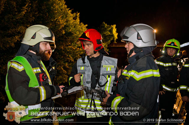 20190512 Grossbrand mit gefaehrlichen Detonationen bei einem Autohaus im Gewerbegebiet Tribuswinkel-Oeynhausen Foto: © Stefan Schneider 20190512 Grossbrand mit gefaehrlichen Detonationen bei einem Autohaus im Gewerbegebiet Tribuswinkel-Oeynhausen Foto: © Stefan Schneider