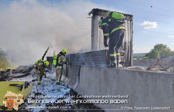 20190524 Schwerer LKW Unfall auf der A2 zwischen Wöllersdorf u. Leobersdorf  Foto: ©  FF Leobersdorf