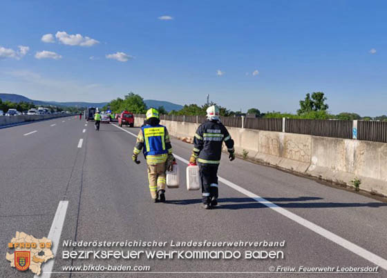 20190524 Schwerer LKW Unfall auf der A2 zwischen Wöllersdorf u. Leobersdorf  Foto: ©  FF Leobersdorf