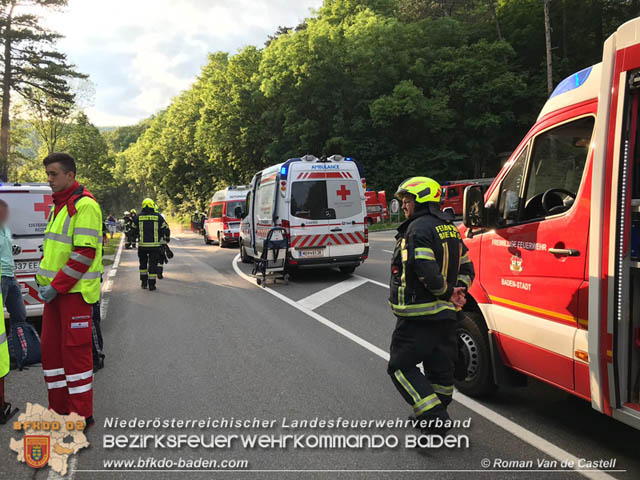 20190526 Verkehrsunfall LB210 x Siegenfeld Foto: © Roman Van de Castell FF Baden-Stadt 20190526 Verkehrsunfall LB210 x Siegenfeld Foto: © Roman Van de Castell FF Baden-Stadt
