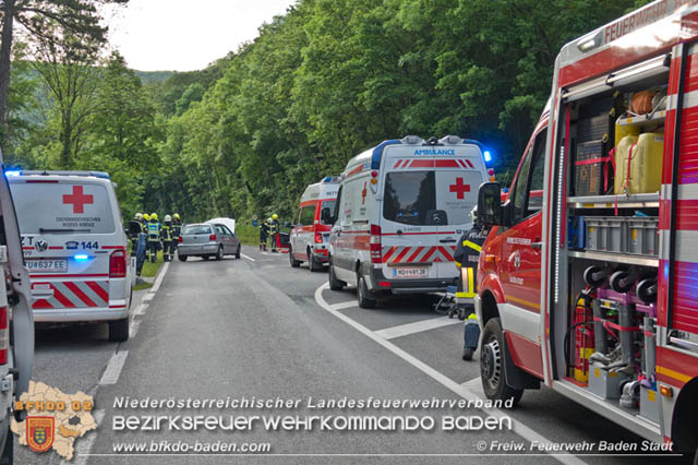 20190526 Verkehrsunfall LB210 x Siegenfeld Foto: © Stefan Schneider FF Baden-Stadt 20190526 Verkehrsunfall LB210 x Siegenfeld Foto: © Stefan Schneider FF Baden-Stadt
