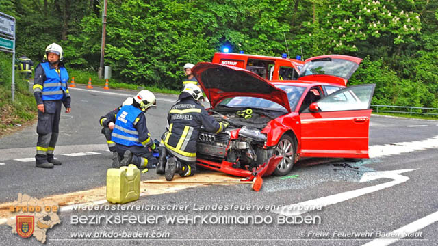 20190526 Verkehrsunfall LB210 x Siegenfeld Foto: © Stefan Schneider FF Baden-Stadt 20190526 Verkehrsunfall LB210 x Siegenfeld Foto: © Stefan Schneider FF Baden-Stadt