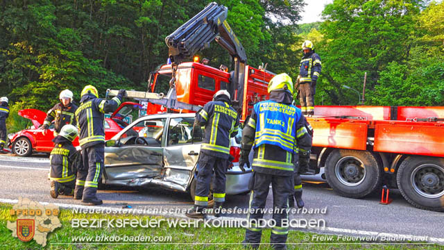 20190526 Verkehrsunfall LB210 x Siegenfeld Foto: © Stefan Schneider FF Baden-Stadt 20190526 Verkehrsunfall LB210 x Siegenfeld Foto: © Stefan Schneider FF Baden-Stadt