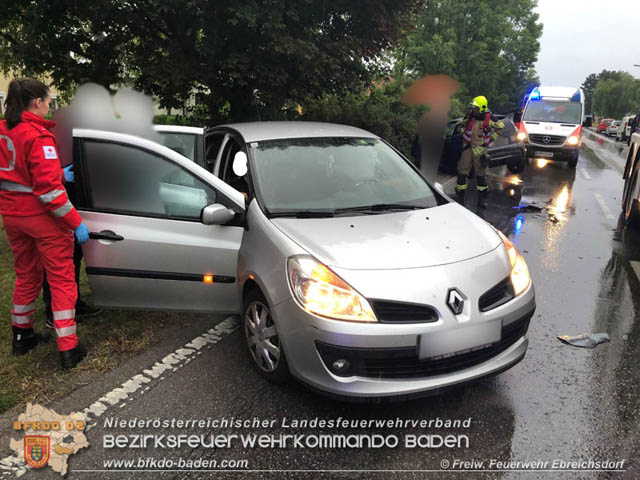 20190713 Verkehrsunfall in Ebreichsdorf Foto: © Freiwillige Feuerwehr Ebreichsdorf 20190713 Verkehrsunfall in Ebreichsdorf Foto: © Freiwillige Feuerwehr Ebreichsdorf