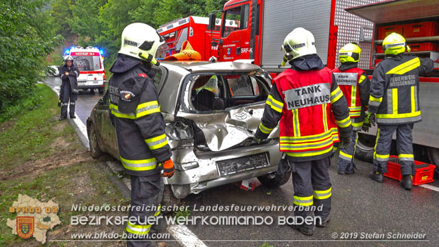 20190713 4 köpfige Familie verunfalt mit Pkw auf der LB 11 bei Neuhaus Foto: © Stefan Schneider BFK Baden 20190713 4 köpfige Familie verunfalt mit Pkw auf der LB 11 bei Neuhaus Foto: © Stefan Schneider BFK Baden