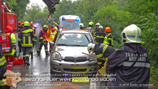 20190713 4 köpfige Familie verunfalt mit Pkw auf der LB 11 bei Neuhaus Foto: © Stefan Schneider BFK Baden 20190713 4 köpfige Familie verunfalt mit Pkw auf der LB 11 bei Neuhaus Foto: © Stefan Schneider BFK Baden