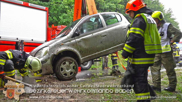 20190713 4 köpfige Familie verunfalt mit Pkw auf der LB 11 bei Neuhaus Foto: © Stefan Schneider BFK Baden 20190713 4 köpfige Familie verunfalt mit Pkw auf der LB 11 bei Neuhaus Foto: © Stefan Schneider BFK Baden