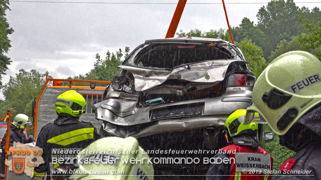 20190713 4 köpfige Familie verunfalt mit Pkw auf der LB 11 bei Neuhaus Foto: © Stefan Schneider BFK Baden 20190713 4 köpfige Familie verunfalt mit Pkw auf der LB 11 bei Neuhaus Foto: © Stefan Schneider BFK Baden