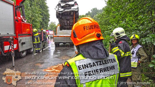 20190713 4 köpfige Familie verunfalt mit Pkw auf der LB 11 bei Neuhaus Foto: © Stefan Schneider BFK Baden 20190713 4 köpfige Familie verunfalt mit Pkw auf der LB 11 bei Neuhaus Foto: © Stefan Schneider BFK Baden
