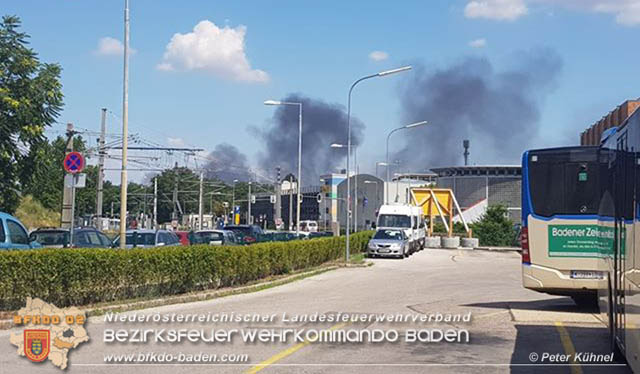 20190715 Brand mehrerer Photovoltaikpaneele am Dach einer Halle im Gewerbepark-Traiskirchen Foto: © Peter Kühnel 20190715 Brand mehrerer Photovoltaikpaneele am Dach einer Halle im Gewerbepark-Traiskirchen Foto: © Peter Kühnel