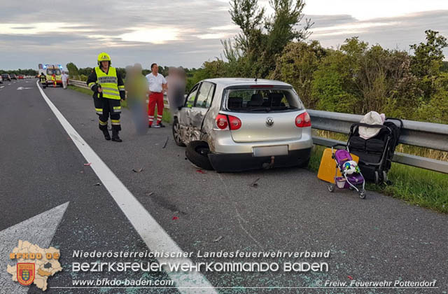20190817 Verkehrsunfall auf der A3 zwischen Pottendorf und Ebreichsdorf-West Foto: © Freiwillige Feuerwehr Pottendorf 20190817 Verkehrsunfall auf der A3 zwischen Pottendorf und Ebreichsdorf-West Foto: © Freiwillige Feuerwehr Pottendorf
