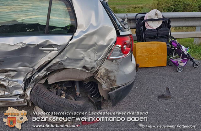 20190817 Verkehrsunfall auf der A3 zwischen Pottendorf und Ebreichsdorf-West Foto: © Freiwillige Feuerwehr Pottendorf 20190817 Verkehrsunfall auf der A3 zwischen Pottendorf und Ebreichsdorf-West Foto: © Freiwillige Feuerwehr Pottendorf