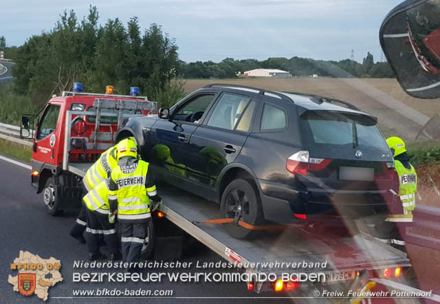 20190817 Verkehrsunfall auf der A3 zwischen Pottendorf und Ebreichsdorf-West Foto: © Freiwillige Feuerwehr Pottendorf 20190817 Verkehrsunfall auf der A3 zwischen Pottendorf und Ebreichsdorf-West Foto: © Freiwillige Feuerwehr Pottendorf