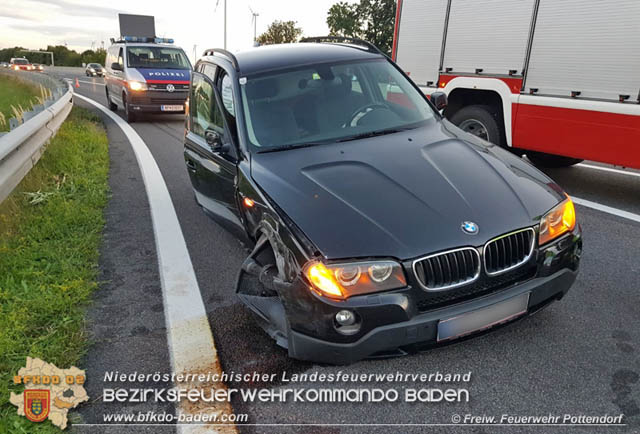 20190817 Verkehrsunfall auf der A3 zwischen Pottendorf und Ebreichsdorf-West Foto: © Freiwillige Feuerwehr Pottendorf 20190817 Verkehrsunfall auf der A3 zwischen Pottendorf und Ebreichsdorf-West Foto: © Freiwillige Feuerwehr Pottendorf