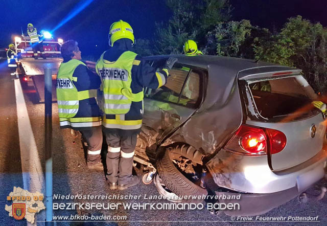 20190817 Verkehrsunfall auf der A3 zwischen Pottendorf und Ebreichsdorf-West Foto: © Freiwillige Feuerwehr Pottendorf 20190817 Verkehrsunfall auf der A3 zwischen Pottendorf und Ebreichsdorf-West Foto: © Freiwillige Feuerwehr Pottendorf