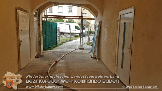 20190827 Brand in der Wohnung eines Traiskirchner Mehrpartein-Wohnhaus  Foto: Stefan Schneider