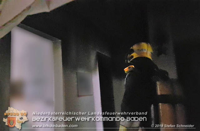 20190827 Brand in der Wohnung eines Traiskirchner Mehrpartein-Wohnhaus  Foto: Stefan Schneider