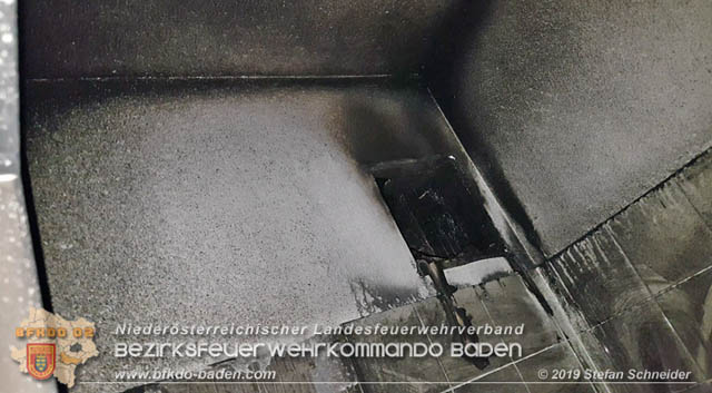 20190827 Brand in der Wohnung eines Traiskirchner Mehrpartein-Wohnhaus  Foto: Stefan Schneider