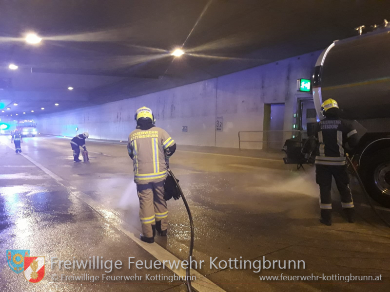 20190904 Deko Einsatz bei Gefahrgut Unfall im Tunnel S1 Vösendorf Bezirk Mödling Foto: © Freiwillige Feuerwehr Kottingbrunn 20190904 Deko Einsatz bei Gefahrgut Unfall im Tunnel S1 Vösendorf Bezirk Mödling Foto: © Freiwillige Feuerwehr Kottingbrunn