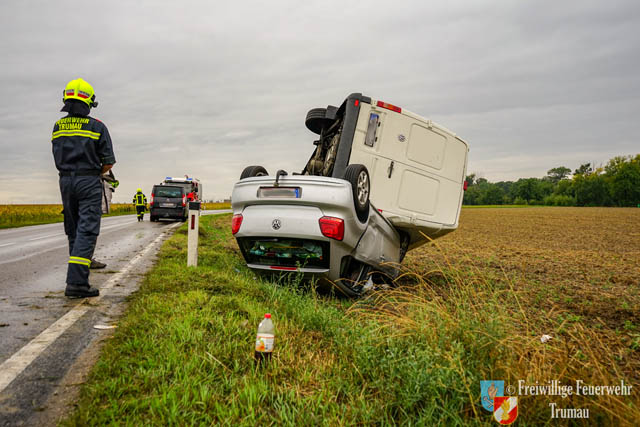 20190907 Spektakulärer Verkehrsunfall bei Trumau Foto: © Freiwillige Feuerwehr Trumau 20190907 Spektakulärer Verkehrsunfall bei Trumau Foto: © Freiwillige Feuerwehr Trumau