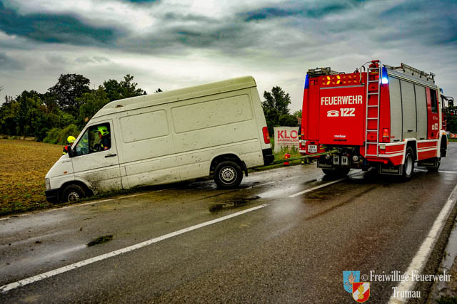 20190907 Spektakulärer Verkehrsunfall bei Trumau Foto: © Freiwillige Feuerwehr Trumau 20190907 Spektakulärer Verkehrsunfall bei Trumau Foto: © Freiwillige Feuerwehr Trumau