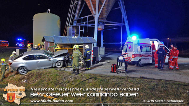 20191004 Verkehrsunfall zwischen Günselsdorf (Gemeindegebiet Schönau a.d.Triesting) und Sollenau  Foto: © Stefan Schneider