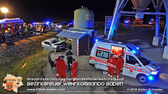 20191004 Verkehrsunfall zwischen Günselsdorf (Gemeindegebiet Schönau a.d.Triesting) und Sollenau  Foto: © Stefan Schneider