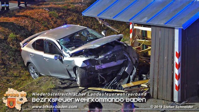 20191004 Verkehrsunfall zwischen Günselsdorf (Gemeindegebiet Schönau a.d.Triesting) und Sollenau  Foto: © Stefan Schneider