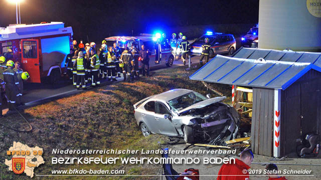 20191004 Verkehrsunfall zwischen Günselsdorf (Gemeindegebiet Schönau a.d.Triesting) und Sollenau  Foto: © Stefan Schneider