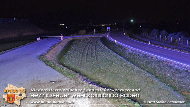 20191004 Verkehrsunfall zwischen Günselsdorf (Gemeindegebiet Schönau a.d.Triesting) und Sollenau  Foto: © Stefan Schneider