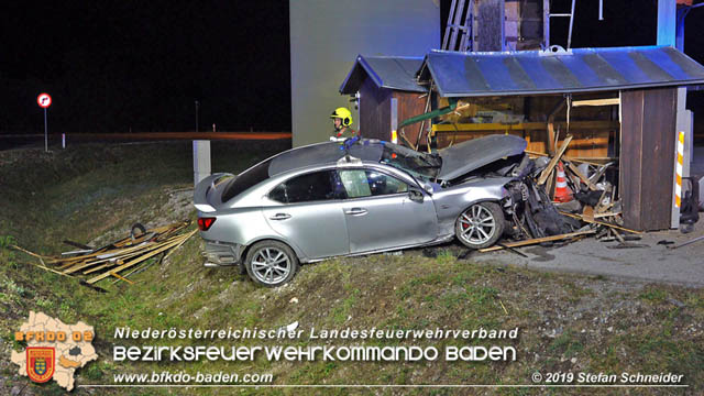 20191004 Verkehrsunfall zwischen Günselsdorf (Gemeindegebiet Schönau a.d.Triesting) und Sollenau  Foto: © Stefan Schneider