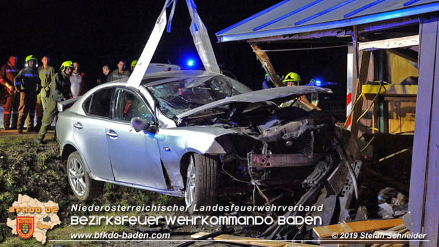 20191004 Verkehrsunfall zwischen Günselsdorf (Gemeindegebiet Schönau a.d.Triesting) und Sollenau  Foto: © Stefan Schneider