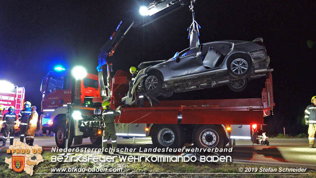 20191004 Verkehrsunfall zwischen Günselsdorf (Gemeindegebiet Schönau a.d.Triesting) und Sollenau  Foto: © Stefan Schneider