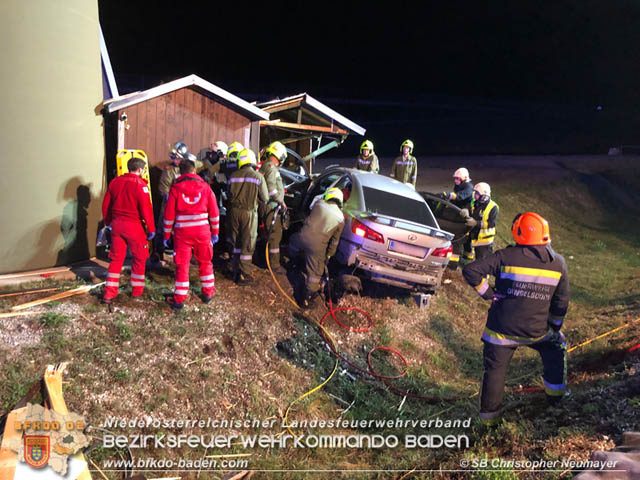 20191004 Verkehrsunfall zwischen Günselsdorf (Gemeindegebiet Schönau a.d.Triesting) und Sollenau  Foto: © Christopher Neumayer FF Günselsdorf