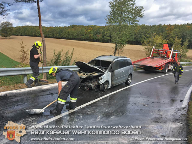 20191010 Fahrzeugbrand nach Motorschaden bei Heiligenkreuz  Foto: © Freiwillige Feuerwehr Heiligenkreuz